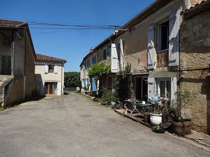 Cézan - Immobilier - CENTURY 21 J.V. Immobilier - rue du village de cézan 