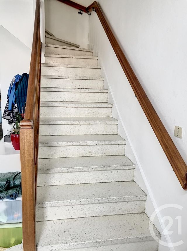 maison à louer - 3 pièces - 83.69 m2 - LECTOURE - 32 - MIDI-PYRENEES - Century 21 J.V. Immobilier maison à louer - 3 pièces - 83.69 m2 - LECTOURE - 32 - MIDI-PYRENEES - Century 21 J.V. Immobilier