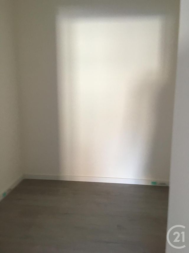 Appartement F2 à louer - 2 pièces - 53.25 m2 - FLEURANCE - 32 - MIDI-PYRENEES - Century 21 J.V. Immobilier Appartement F2 à louer - 2 pièces - 53.25 m2 - FLEURANCE - 32 - MIDI-PYRENEES - Century 21 J.V. Immobilier