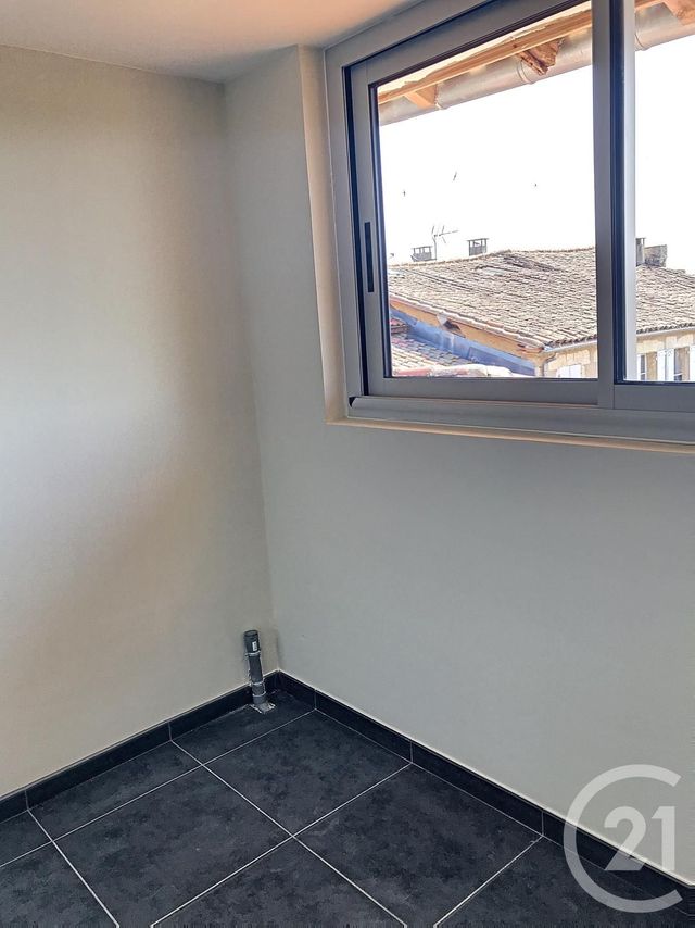 Afficher la photo en grand Appartement F2 à louer - 2 pièces - 60.91 m2 - FLEURANCE - 32 - MIDI-PYRENEES - Century 21 J.V. Immobilier