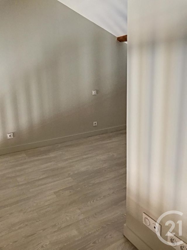 Afficher la photo en grand Appartement F2 à louer - 2 pièces - 60.91 m2 - FLEURANCE - 32 - MIDI-PYRENEES - Century 21 J.V. Immobilier