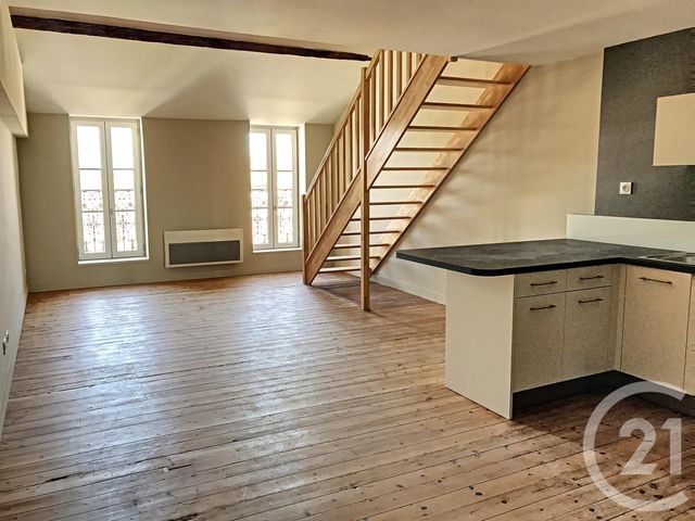 Afficher la photo en grand Appartement F2 à louer - 2 pièces - 60.91 m2 - FLEURANCE - 32 - MIDI-PYRENEES - Century 21 J.V. Immobilier