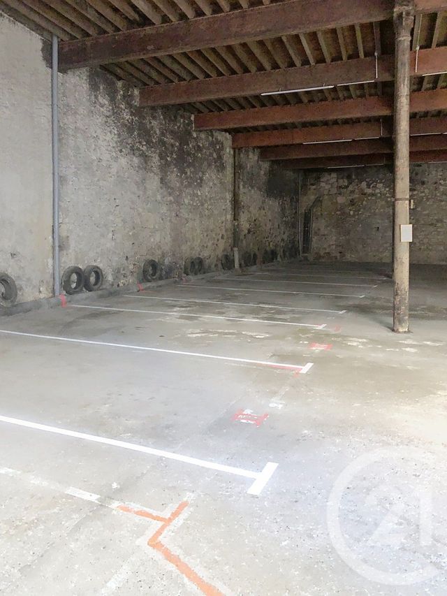 parking à louer - 12.5 m2 - LECTOURE - 32 - MIDI-PYRENEES - Century 21 J.V. Immobilier