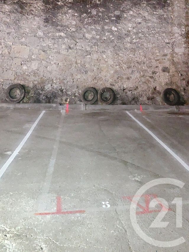 parking à louer - 12.5 m2 - LECTOURE - 32 - MIDI-PYRENEES - Century 21 J.V. Immobilier