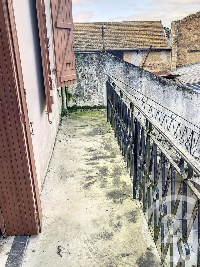 Appartement F1 à louer - 1 pièce - 28.71 m2 - FLEURANCE - 32 - MIDI-PYRENEES - Century 21 J.V. Immobilier