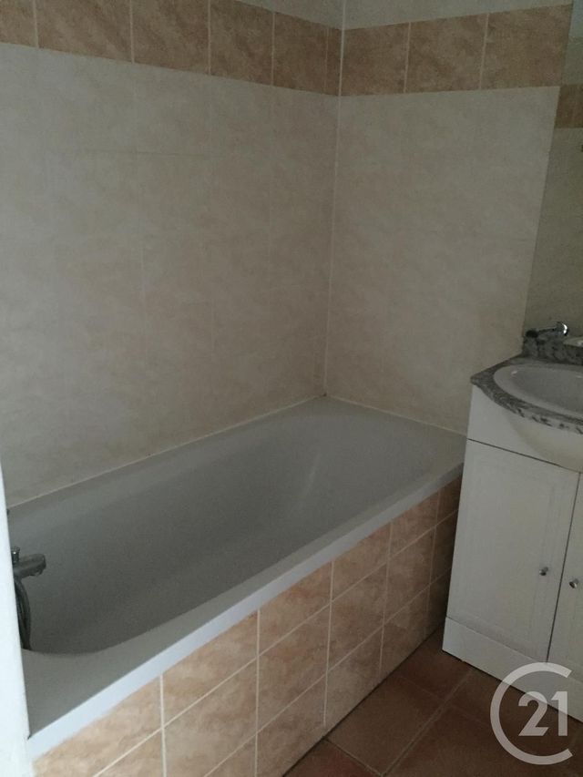 Appartement F2 à louer - 2 pièces - 41.87 m2 - AUCH - 32 - MIDI-PYRENEES - Century 21 J.V. Immobilier