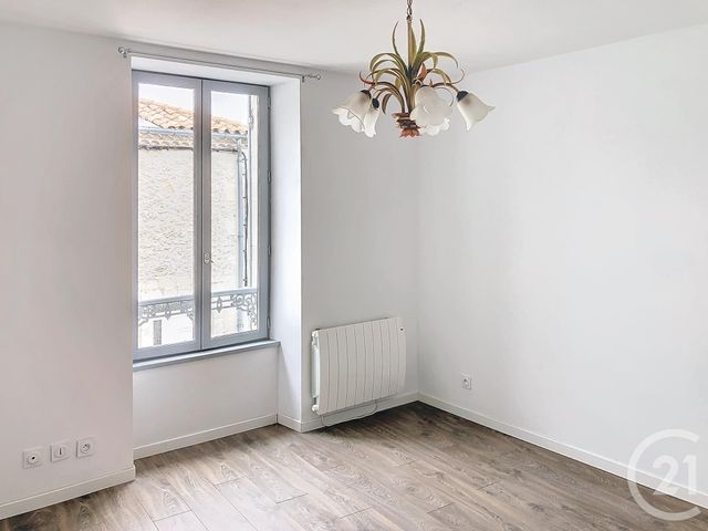 maison à louer - 5 pièces - 138.56 m2 - LA SAUVETAT - 32 - MIDI-PYRENEES - Century 21 J.V. Immobilier