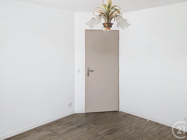 maison à louer - 5 pièces - 138.56 m2 - LA SAUVETAT - 32 - MIDI-PYRENEES - Century 21 J.V. Immobilier