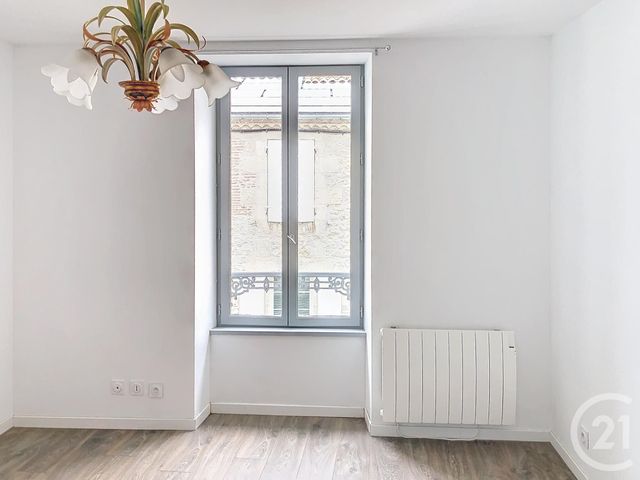 maison à louer - 5 pièces - 138.56 m2 - LA SAUVETAT - 32 - MIDI-PYRENEES - Century 21 J.V. Immobilier