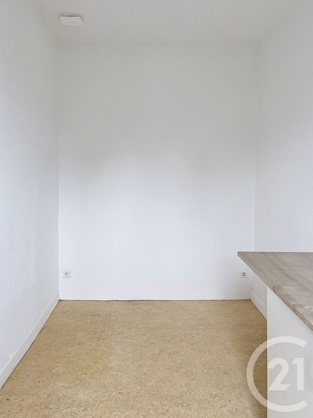 Appartement F2 à louer - 2 pièces - 54.0 m2 - FLEURANCE - 32 - MIDI-PYRENEES - Century 21 J.V. Immobilier