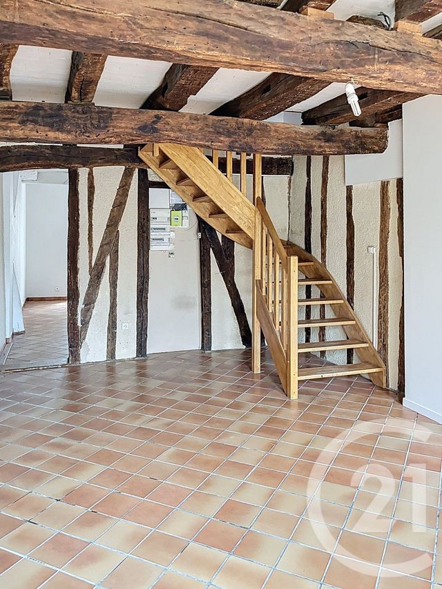 Appartement F3 à louer - 3 pièces - 80.1 m2 - FLEURANCE - 32 - MIDI-PYRENEES - Century 21 J.V. Immobilier