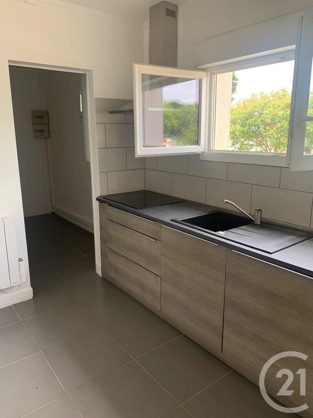 Appartement F3 à louer - 3 pièces - 76.49 m2 - FLEURANCE - 32 - MIDI-PYRENEES - Century 21 J.V. Immobilier