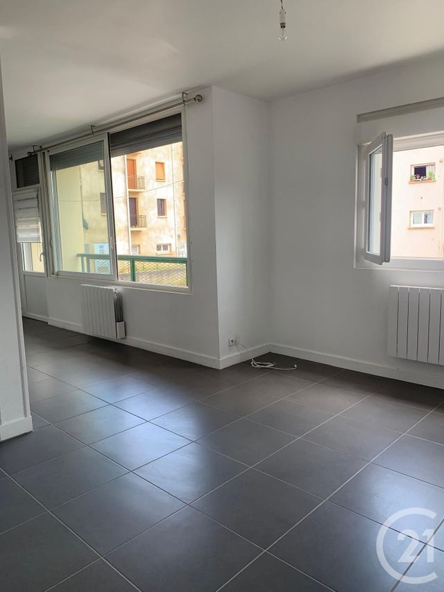 Appartement F3 à louer - 3 pièces - 76.49 m2 - FLEURANCE - 32 - MIDI-PYRENEES - Century 21 J.V. Immobilier