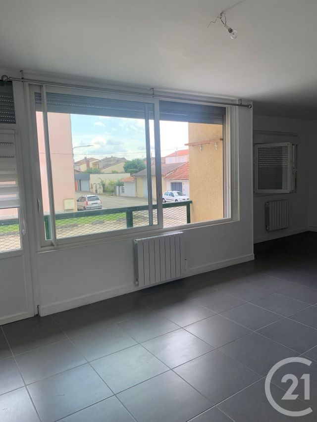 Appartement F3 à louer - 3 pièces - 76.49 m2 - FLEURANCE - 32 - MIDI-PYRENEES - Century 21 J.V. Immobilier