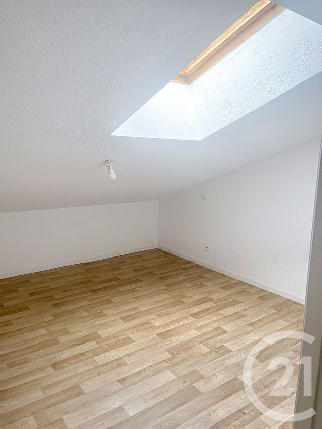 Appartement F3 à louer - 3 pièces - 76.92 m2 - FLEURANCE - 32 - MIDI-PYRENEES - Century 21 J.V. Immobilier