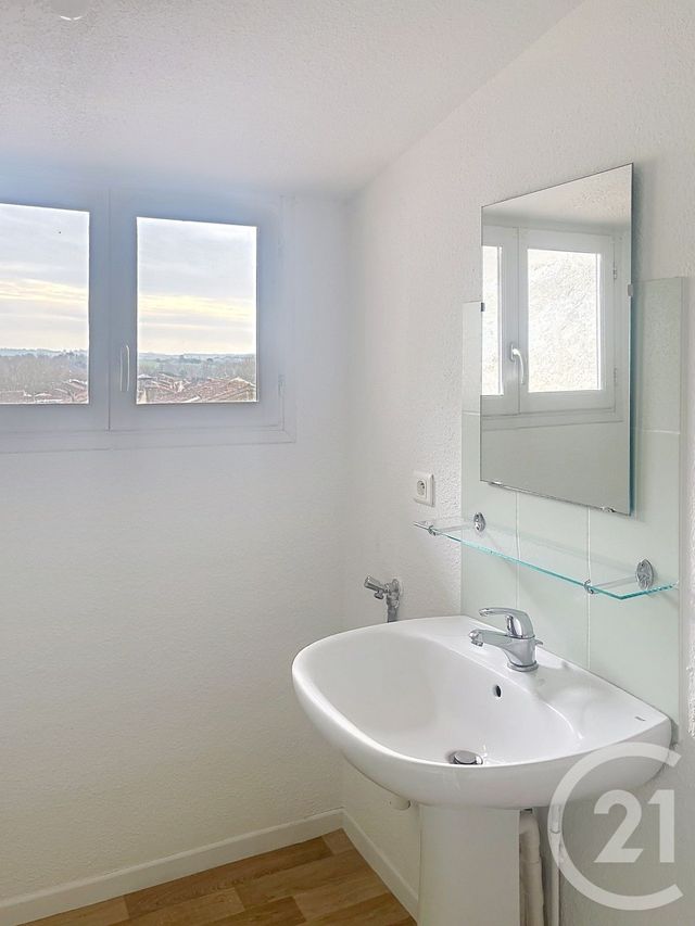 Appartement F3 à louer - 3 pièces - 76.92 m2 - FLEURANCE - 32 - MIDI-PYRENEES - Century 21 J.V. Immobilier