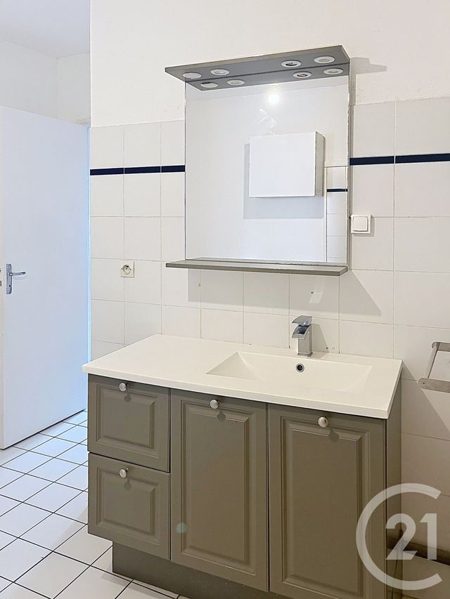 Appartement F3 à louer - 3 pièces - 85.44 m2 - FLEURANCE - 32 - MIDI-PYRENEES - Century 21 J.V. Immobilier