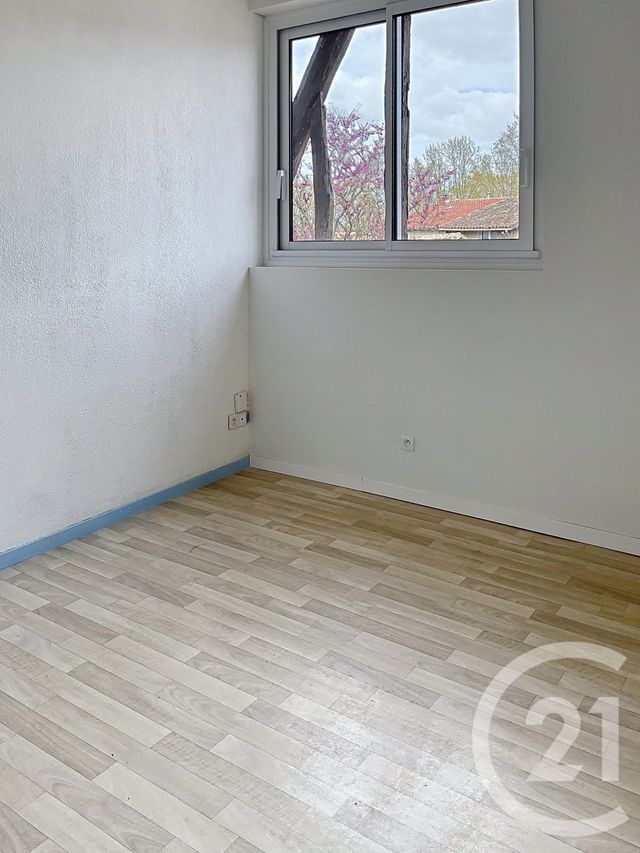 Appartement F3 à louer - 3 pièces - 78.0 m2 - FLEURANCE - 32 - MIDI-PYRENEES - Century 21 J.V. Immobilier