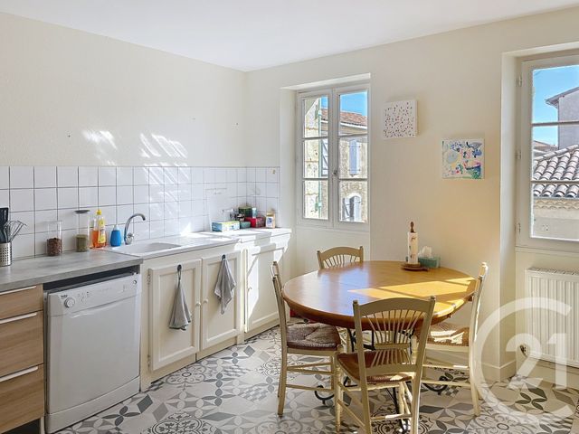 Appartement F4 à louer - 4 pièces - 104.73 m2 - FLEURANCE - 32 - MIDI-PYRENEES - Century 21 J.V. Immobilier