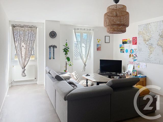 Appartement F4 à louer - 4 pièces - 104.73 m2 - FLEURANCE - 32 - MIDI-PYRENEES - Century 21 J.V. Immobilier