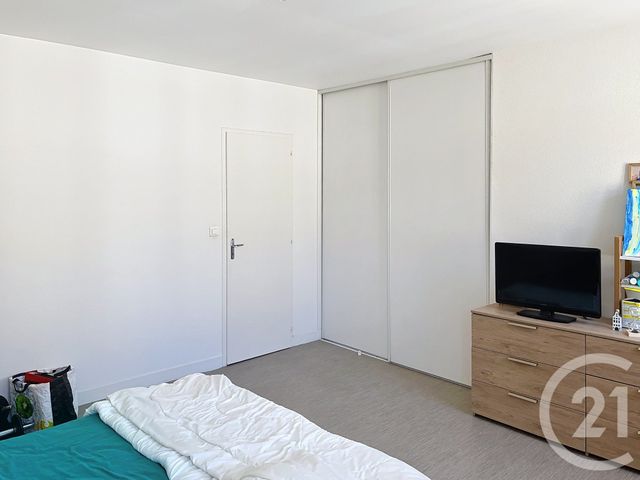 Appartement F4 à louer - 4 pièces - 104.73 m2 - FLEURANCE - 32 - MIDI-PYRENEES - Century 21 J.V. Immobilier
