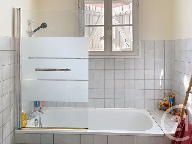 Appartement F4 à louer - 4 pièces - 104.73 m2 - FLEURANCE - 32 - MIDI-PYRENEES - Century 21 J.V. Immobilier