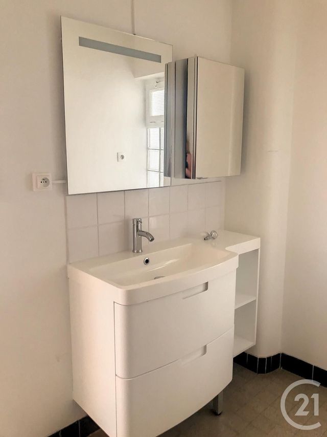 Appartement F4 à louer - 5 pièces - 108.62 m2 - FLEURANCE - 32 - MIDI-PYRENEES - Century 21 J.V. Immobilier