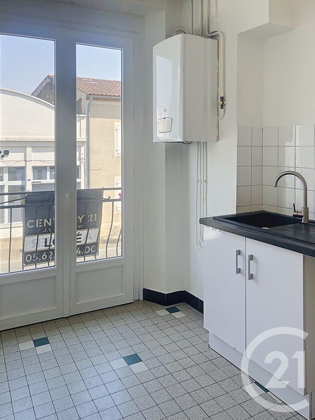 Appartement F4 à louer - 5 pièces - 108.62 m2 - FLEURANCE - 32 - MIDI-PYRENEES - Century 21 J.V. Immobilier