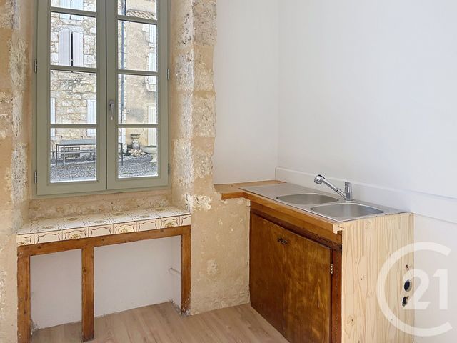 Appartement Local à louer - 2 pièces - 36.42 m2 - ST CLAR - 32 - MIDI-PYRENEES - Century 21 J.V. Immobilier