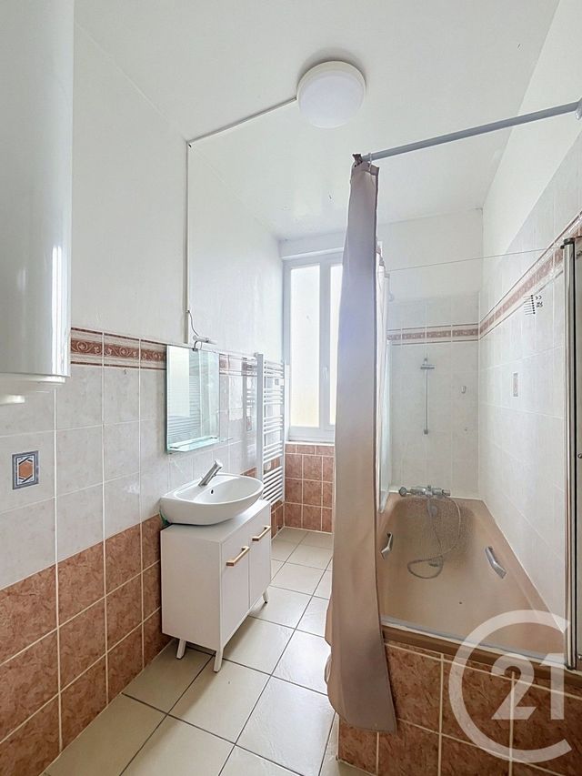 Appartement F5 à louer - 4 pièces - 87.46 m2 - ST CLAR - 32 - MIDI-PYRENEES - Century 21 J.V. Immobilier