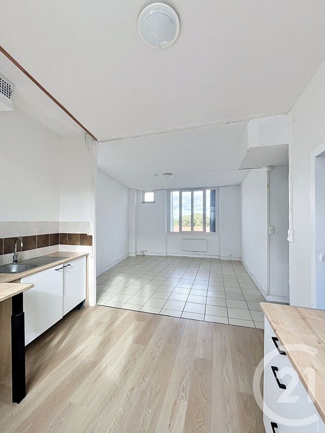 Appartement F5 à louer - 4 pièces - 87.46 m2 - ST CLAR - 32 - MIDI-PYRENEES - Century 21 J.V. Immobilier