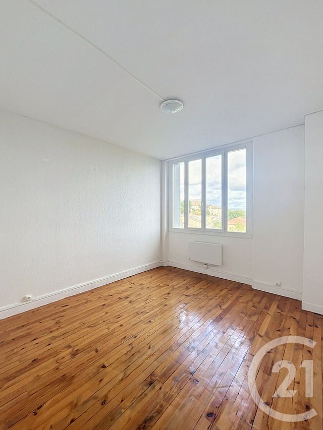 Appartement F5 à louer - 4 pièces - 87.46 m2 - ST CLAR - 32 - MIDI-PYRENEES - Century 21 J.V. Immobilier