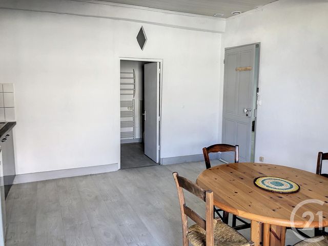 Appartement F2 à louer - 2 pièces - 49.69 m2 - ST CLAR - 32 - MIDI-PYRENEES - Century 21 J.V. Immobilier