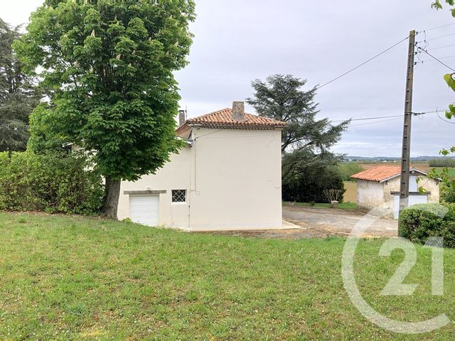 maison à louer - 4 pièces - 153.05 m2 - CASTELNAU D ARBIEU - 32 - MIDI-PYRENEES - Century 21 J.V. Immobilier