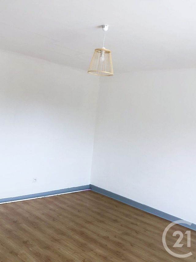 maison à louer - 4 pièces - 153.05 m2 - CASTELNAU D ARBIEU - 32 - MIDI-PYRENEES - Century 21 J.V. Immobilier