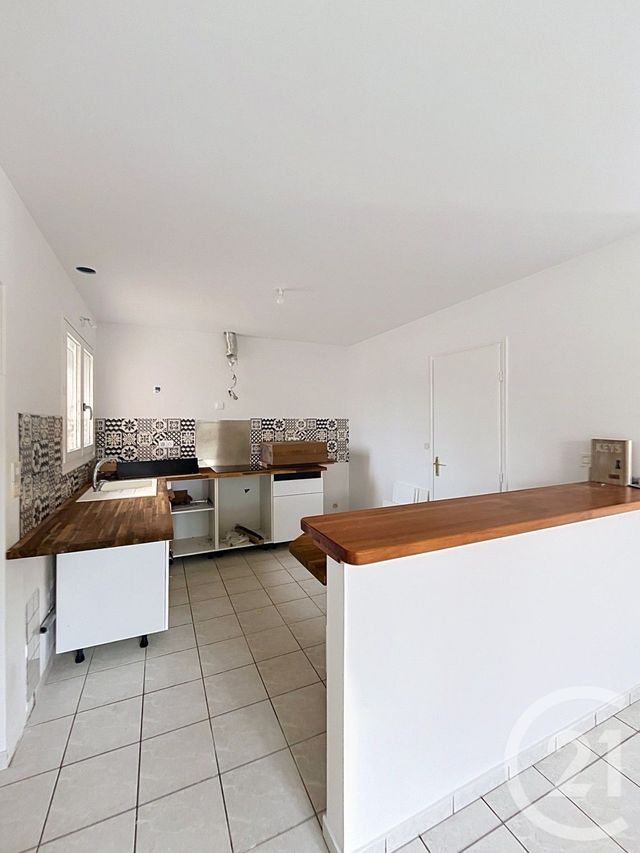 maison à louer - 4 pièces - 82.49 m2 - CASTERA VERDUZAN - 32 - MIDI-PYRENEES - Century 21 J.V. Immobilier