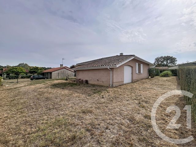 maison à louer - 4 pièces - 82.49 m2 - CASTERA VERDUZAN - 32 - MIDI-PYRENEES - Century 21 J.V. Immobilier