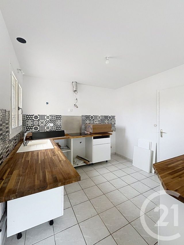 maison à louer - 4 pièces - 82.49 m2 - CASTERA VERDUZAN - 32 - MIDI-PYRENEES - Century 21 J.V. Immobilier