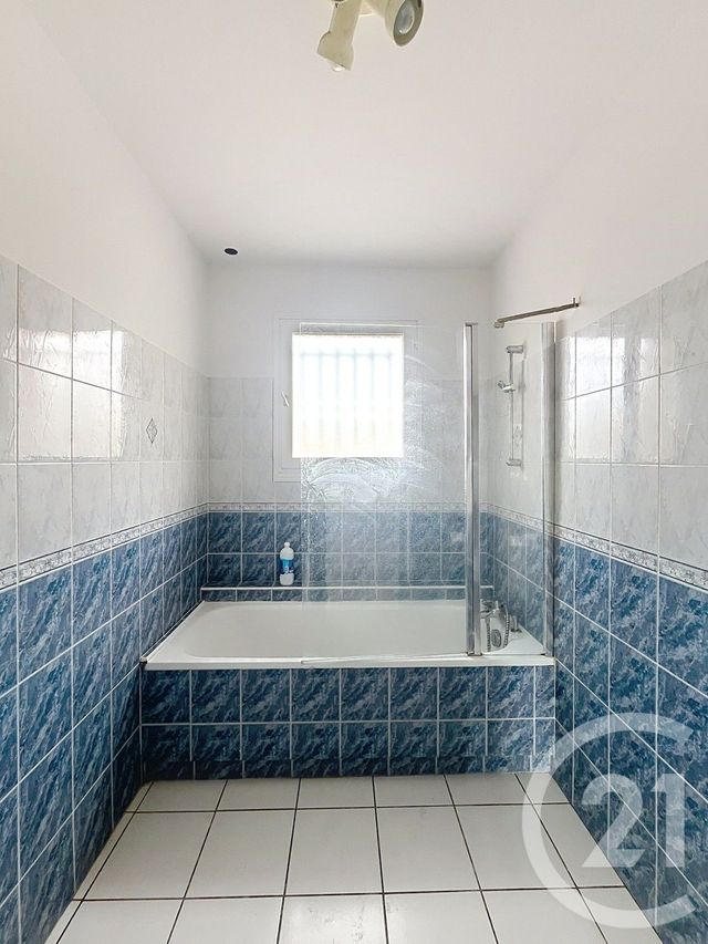 maison à louer - 4 pièces - 82.49 m2 - CASTERA VERDUZAN - 32 - MIDI-PYRENEES - Century 21 J.V. Immobilier
