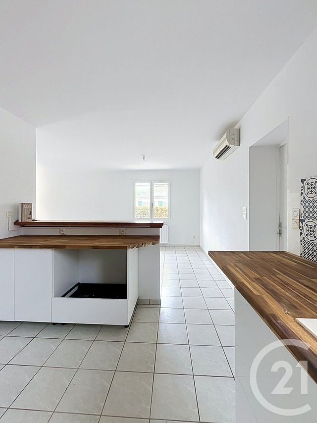 maison à louer - 4 pièces - 82.49 m2 - CASTERA VERDUZAN - 32 - MIDI-PYRENEES - Century 21 J.V. Immobilier