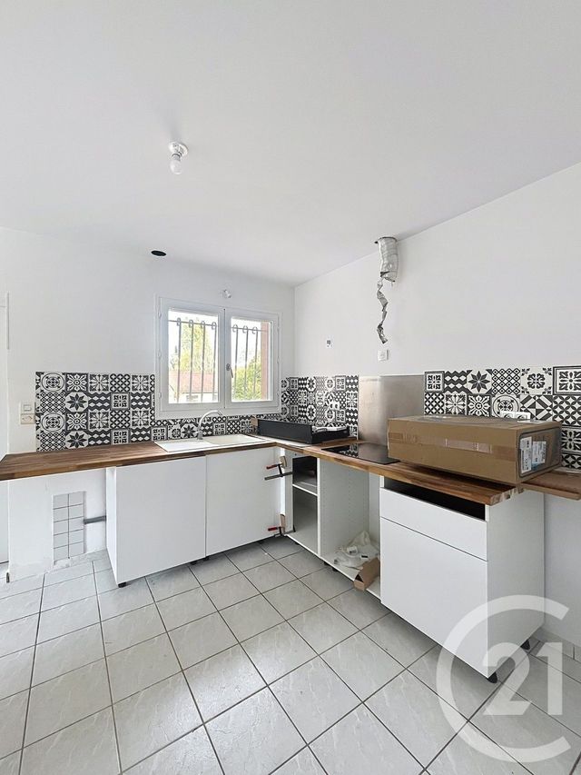 maison à louer - 4 pièces - 82.49 m2 - CASTERA VERDUZAN - 32 - MIDI-PYRENEES - Century 21 J.V. Immobilier