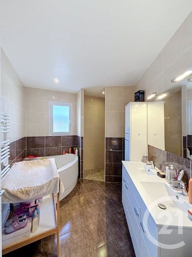 maison à vendre - 6 pièces - 125.73 m2 - MONTESTRUC SUR GERS - 32 - MIDI-PYRENEES - Century 21 J.V. Immobilier
