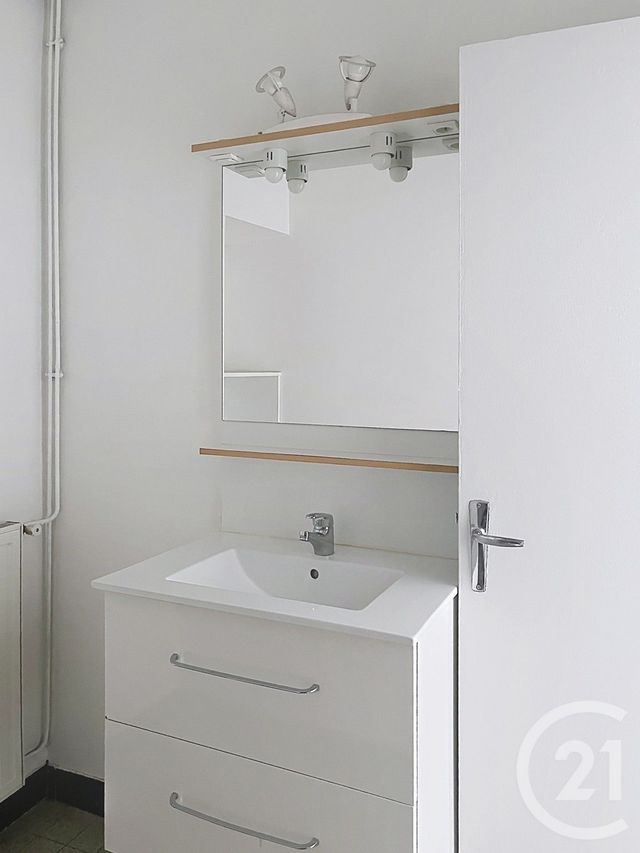 Appartement F3 à louer - 3 pièces - 86.36 m2 - FLEURANCE - 32 - MIDI-PYRENEES - Century 21 J.V. Immobilier