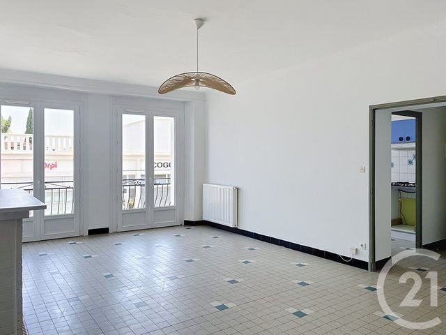 Appartement F3 à louer - 3 pièces - 86.36 m2 - FLEURANCE - 32 - MIDI-PYRENEES - Century 21 J.V. Immobilier