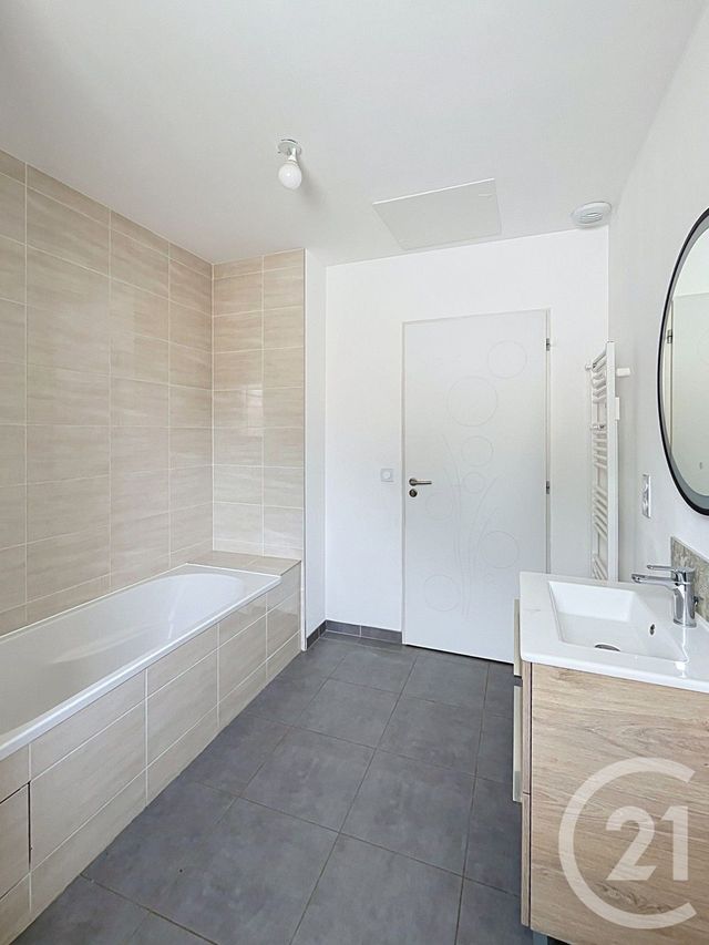 maison à louer - 4 pièces - 80.1 m2 - CAUSSENS - 32 - MIDI-PYRENEES - Century 21 J.V. Immobilier