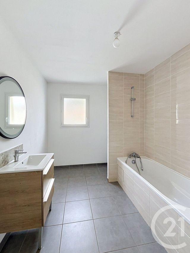 maison à louer - 4 pièces - 80.1 m2 - CAUSSENS - 32 - MIDI-PYRENEES - Century 21 J.V. Immobilier
