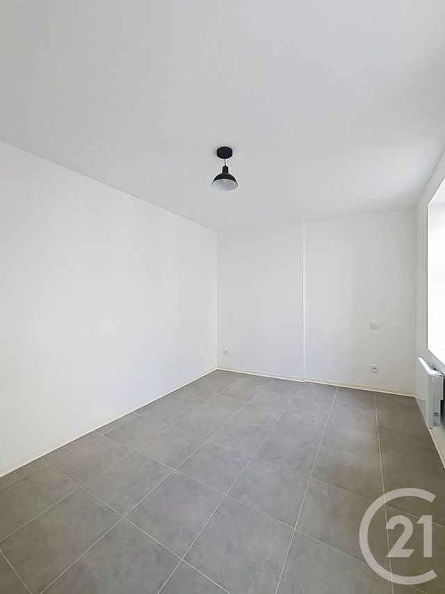 Appartement F2 à louer - 2 pièces - 46.62 m2 - FLEURANCE - 32 - MIDI-PYRENEES - Century 21 J.V. Immobilier
