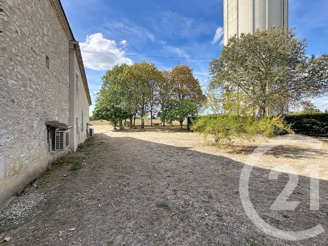maison à louer - 4 pièces - 174.38 m2 - CASTERA LECTOUROIS - 32 - MIDI-PYRENEES - Century 21 J.V. Immobilier