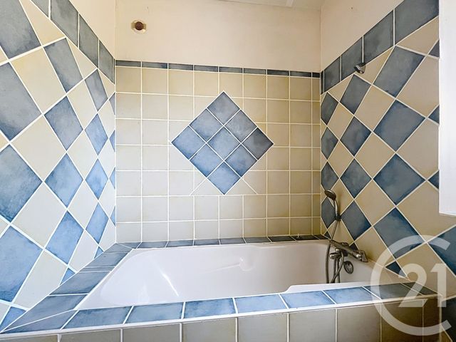 maison à louer - 4 pièces - 174.38 m2 - CASTERA LECTOUROIS - 32 - MIDI-PYRENEES - Century 21 J.V. Immobilier