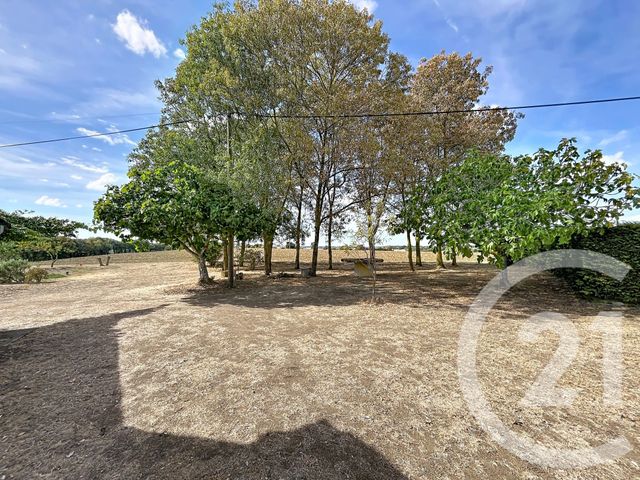 maison à louer - 4 pièces - 174.38 m2 - CASTERA LECTOUROIS - 32 - MIDI-PYRENEES - Century 21 J.V. Immobilier